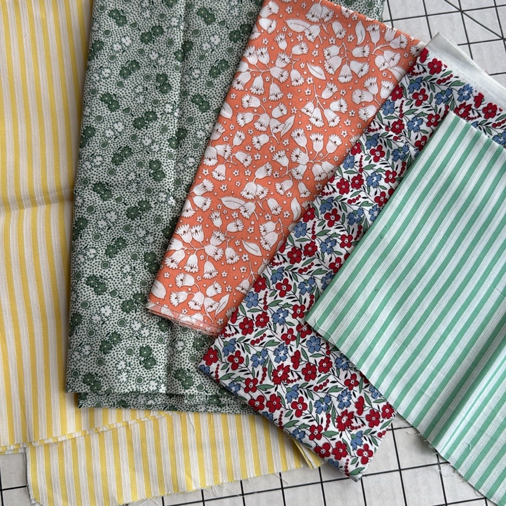 Vintage-Style Quilting Cotton Bundle – 5 Remnants (Floral, Stripe, Calico)